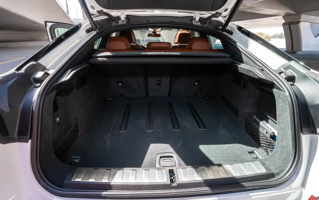 BMW X6's luxurious dashboard and cockpit, designed for an unparalleled driving experience in Dubai.