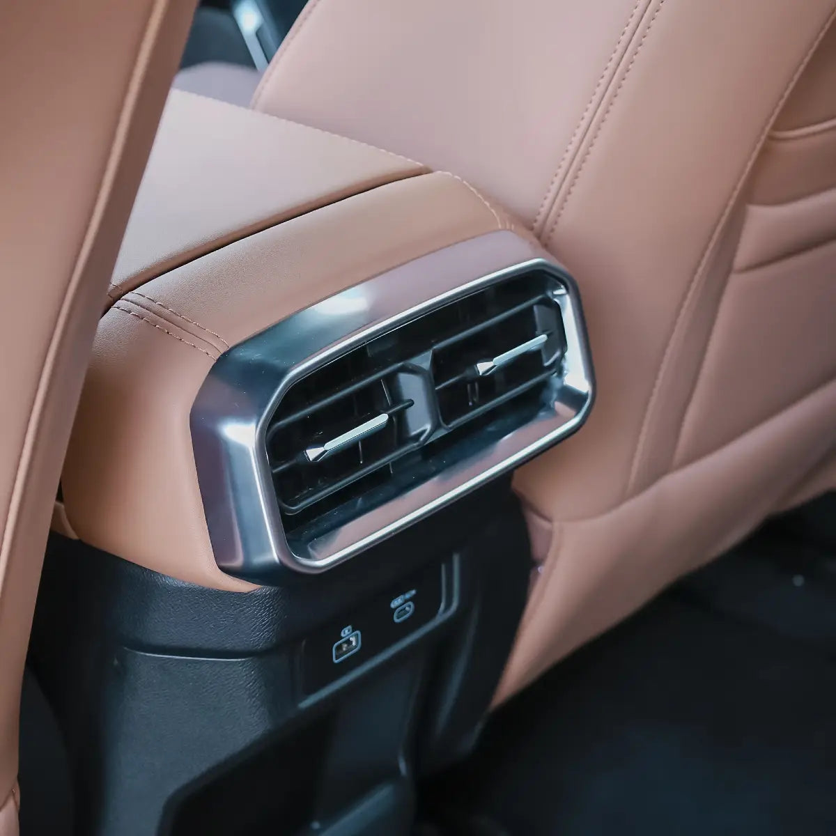 Dynamic shot of a Jetour T2 in action, the ultimate luxury SUV for rent in Dubai.